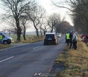 Domino na DK53 przed Kadzidłem. Renault uderzył w mazdę, mazda w rowerzystkę (ZDJĘCIA, NOWE FAKTY)