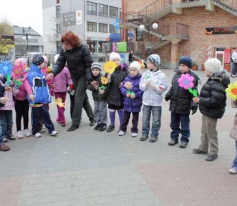 Przedszkolaki z Ostrołęki przywitały wiosnę [ZDJĘCIA] 
