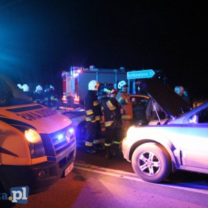 Wypadek między Ostrołęką a Łomżą. Jedna osoba trafiła do szpitala [ZDJĘCIA]