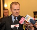 Telewizja Polska częściej pokazuje Platformę niż PiS
