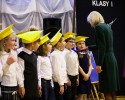 „Pierwszaki” z ostrołęckiej dziesiątki uroczyście ślubowały [ZDJĘCIA]