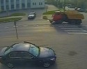 Wysokie Mazowiecki: Ciężarówka potrąciła matkę z dzieckiem na przejściu dla pieszych [WIDEO]