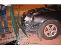 Wypadek na Gorbatowa: 23-latek uderzył w barierki oddzielające pasy ruchu [ZDJĘCIA]
