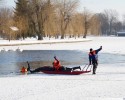 Augustów: Pod mężczyzną załamał się lód [ZDJĘCIA]