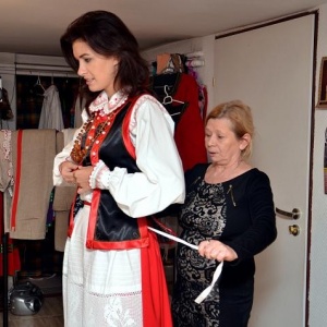Strój kurpiowski dla Miss Polski gotowy [ZDJĘCIA]