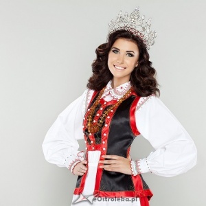 Miss Polski 2014, Ewa Mielnicka: „Mój strój kurpiowski jest wręcz idealny” [ZDJĘCIA]