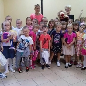 Uczniowie „dziesiątki” na spotkaniu autorskim z autorką opowiadań dla dzieci [ZDJĘCIA]