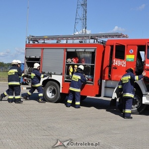 Pożar na nieużytkach w Dzbeninie