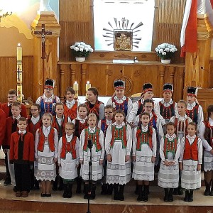 „Młode Kurpie” w patriotycznym programie z okazji Święta Niepodległości [ZDJĘCIA]
