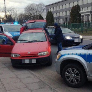 Policyjny pościg za kierowcą fiata z narkotykami w... majtkach [ZDJĘCIA]