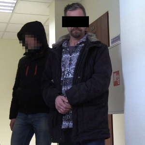 40-latek podejrzany o gwałty na własnym dziecku oraz nagrywanie i rozpowszechnianie nagrań w Internecie