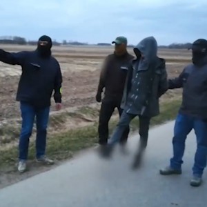 Akcja CBŚP w gminie Troszyn. Tak wyglądały działania śledczych [WIDEO]