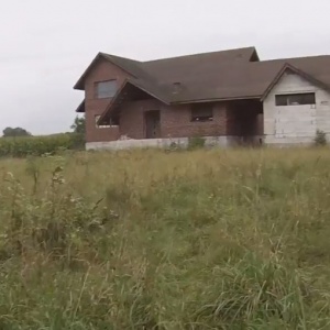 Tak wygląda "nawiedzony dom" w Olszewie-Borkach [WIDEO]
