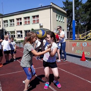 Sportowy Dzień Dziecka w ostrołęckiej „czwórce” [WIDEO, ZDJĘCIA]