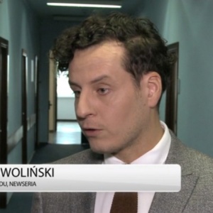 „Fake newsy” mają coraz większy wpływ na rzeczywistość [WIDEO]