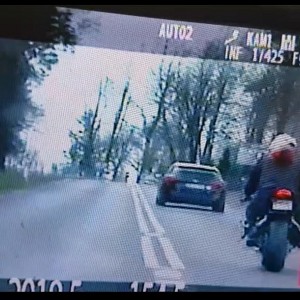 Pirat drogowy na motocyklu zatrzymany. Pędził ponad 150 km/h w terenie zabudowanym [WIDEO]