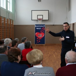 Z profilaktyką w prezencie na Dzień Babci i Dziadka