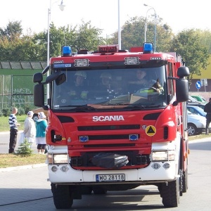 Pożar ciężarówki przewożącej drewno w Zabielu Pilikach