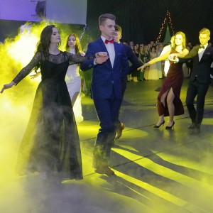 „Baśniowa” studniówka w III LO [WIDEO, ZDJĘCIA]