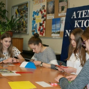 Warsztaty „Wycinanka kurpiowska w praktyce” w Internacie I LO [ZDJĘCIA]