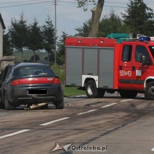 Wyprzedzając rowerzystę doprowadził do czołówki [ZDJĘCIA]