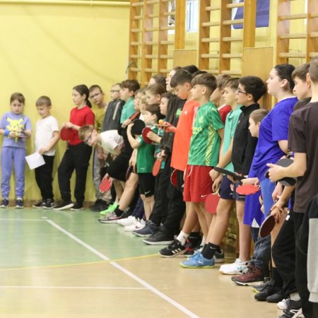 Mikołajkowy Turniej Tenisa Stołowego – pełen emocji i sportowej rywalizacji [ZDJĘCIA]