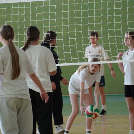 Uczniowie z Rzekunia rywalizowali w duchu fair play! Siatkarskie emocje w Szkole Podstawowej [ZDJĘCIA, WIDEO]