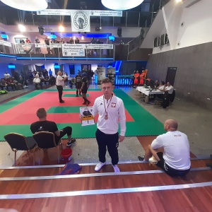 Policja potęgą w kickboxingu. Daniel Zaręba z medalem!