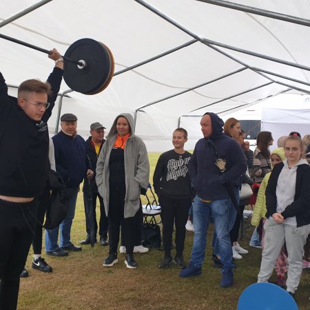 Pokaz i rywalizacja. UKS Atleta na pikniku trzeźwościowym [ZDJĘCIA]