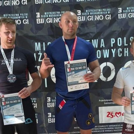 Ostrołęcki policjant na podium Mistrzosw Polski. To nie jedyny sukces