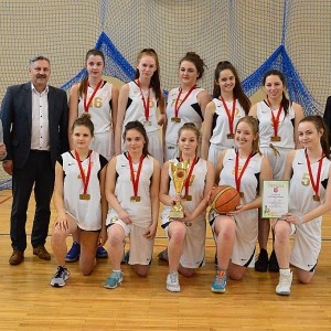 Koszykarki III LO bezkonkurencyjne w Ostrołęce [ZDJĘCIA]