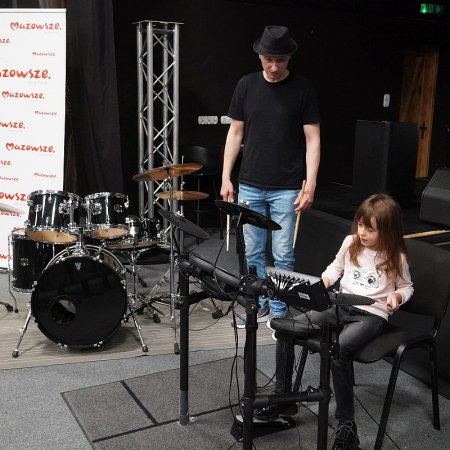 Muzyka łączy pokolenia. Perkusja i klawisze dla najmłodszych [ZDJĘCIA]