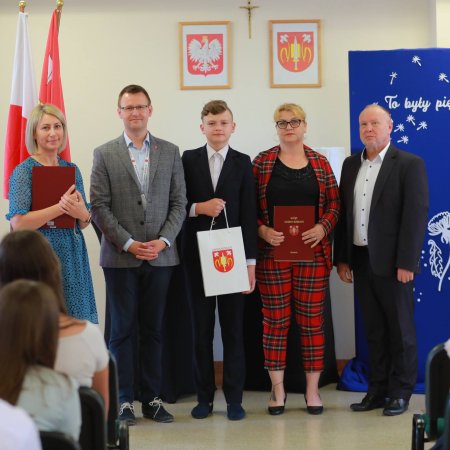 10 najlepszych uczniów i absolwentów z gminy Rzekuń z nagrodami [ZDJĘCIA]