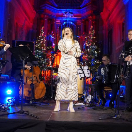 „Kolęda przetrwania” w Ostrołęce – koncert łączący radosne świętowanie z refleksją [WIDEO, ZDJĘCIA]