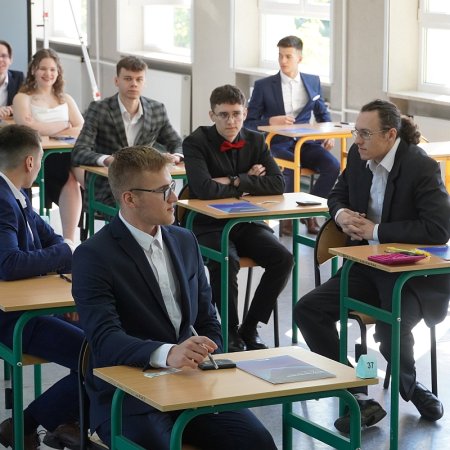 Matura 2024: Dziś "Królowa nauk". Maturzyści z Ostrołęki zmagają się z matematyką [ZDJĘCIA]