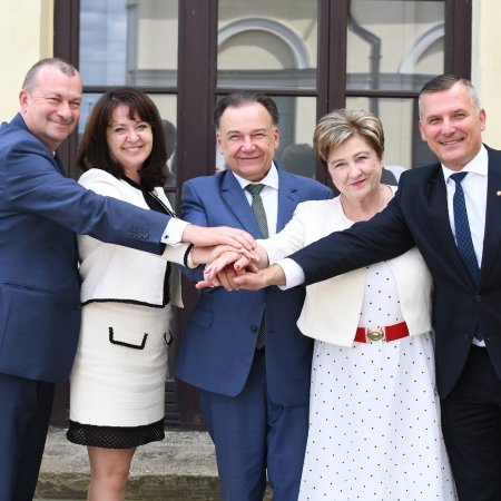 Zarząd województwa mazowieckiego z absolutorium i wotum zaufania