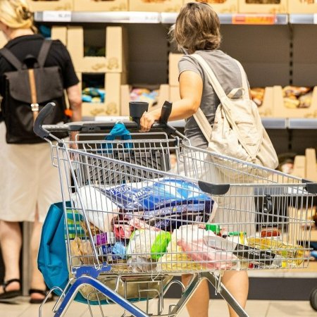 Boże Narodzenie 2025: Ile kosztują święta? Eksperci ostrzegają - w praktyce będzie drożej