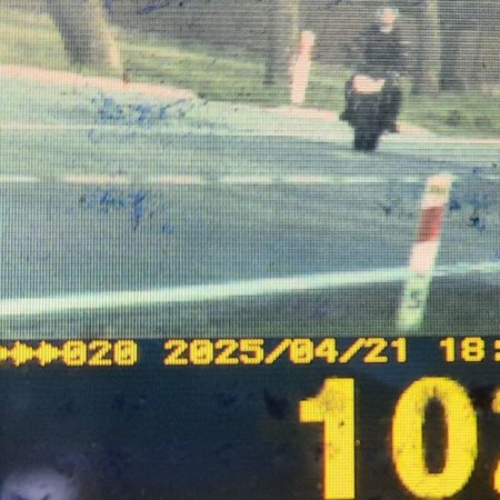Weekendowa akcja ostrołęckiej policji: mandaty i zatrzymane prawo jazdy dla piratów drogowych na motocyklach