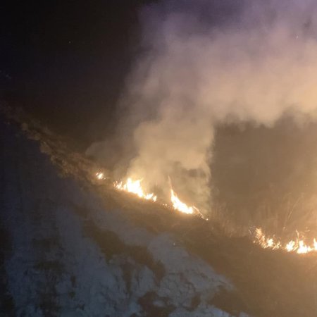 Pożar traw w Dylewie: Strażacy ochotnicy w akcji