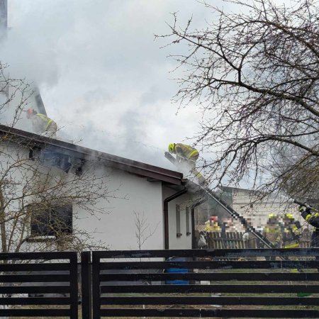 Pożar w Antoniach. Ogień w kotłowni i częściowa rozbiórka. Strażacy mieli wiele pracy [WIDEO, ZDJĘCIA]