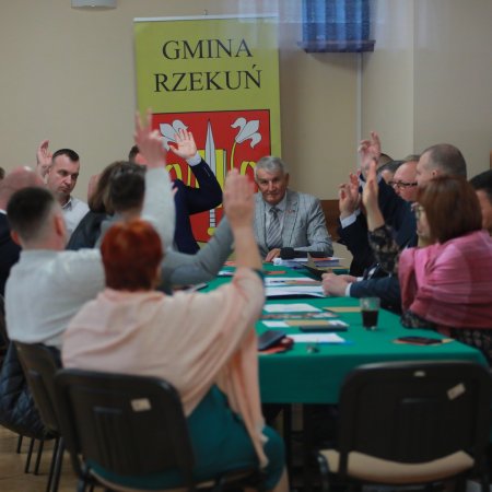 Świąteczna atmosfera i wyjątkowe wyróżnienia na kwietniowej sesji Rady Gminy Rzekuń [ZDJĘCIA]