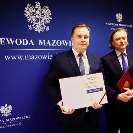 Ostrołęka i okoliczne gminy z umowami na inwestycje drogowe. "Mamy to!"