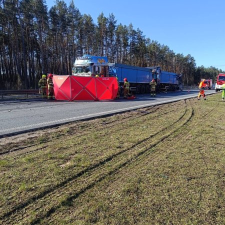 Nowe fakty ws. tragedii na S8. Nie żyje kierowca ciężarówki [ZDJĘCIA]