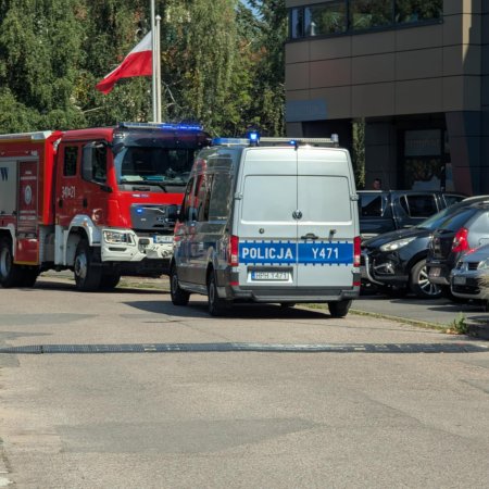 Szybka akcja policjantów z Ostrołęki uratowała życie 60-latki