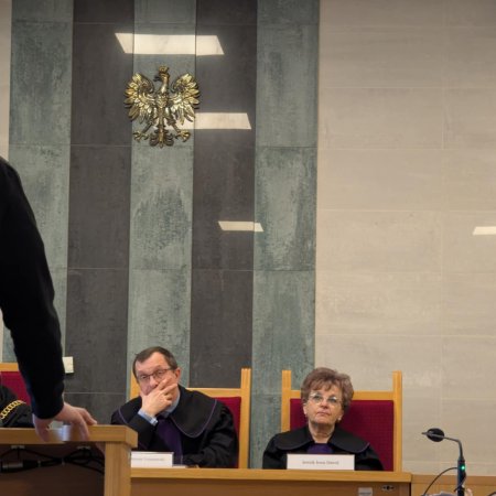 Trwa proces po ataku nożownika w szkole w Kadzidle. Świadkowie o Albercie G. "Samotny wilk"