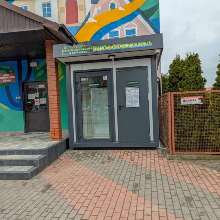 Jak funkcjonuje jadłodzielnia w Ostrołęce? W tym okresie lodówka pękała w szwach