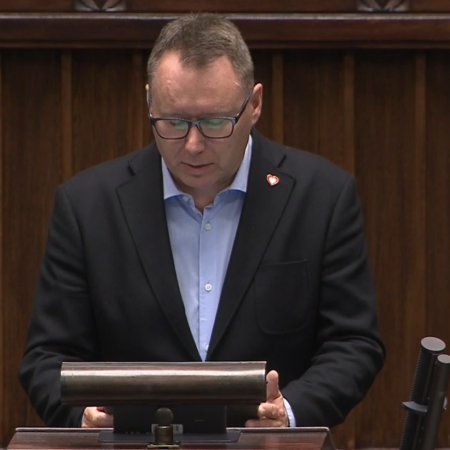 Poseł Popielarz przypomniał slogan PiS. "Kto jest uczciwy, nie ucieka" - dodał