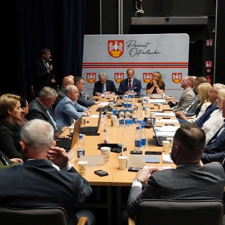Powiat Ostrołęcki wspiera strażaków z gminy Olszewo-Borki - jednogłośne decyzje radnych