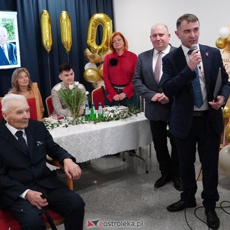 Nie do wiary! Setka na karku, ale wciąż pełen energii – Pan Wacław Żebrowski świętuje urodziny [WIDEO, ZDJĘCIA]
