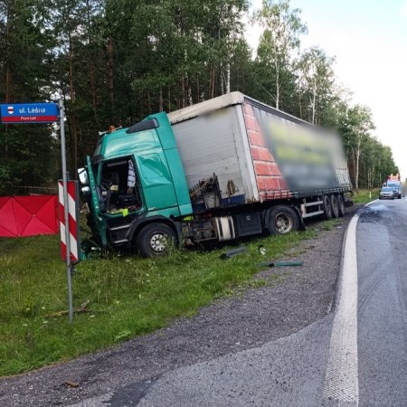 Śmiertelny wypadek na łuku drogi. Nie żyje 39-letni kierowca